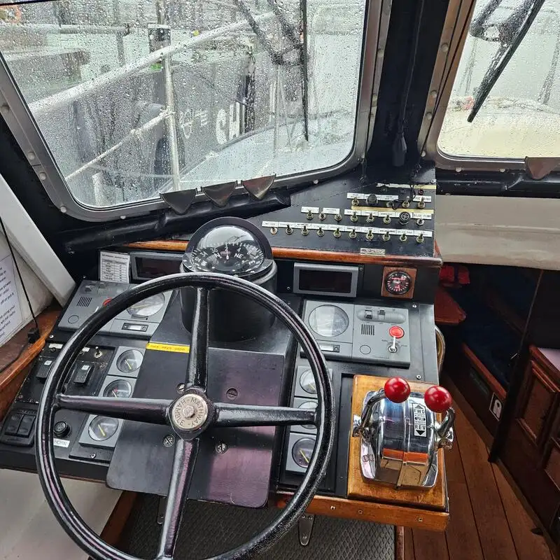 Patrullera en venta