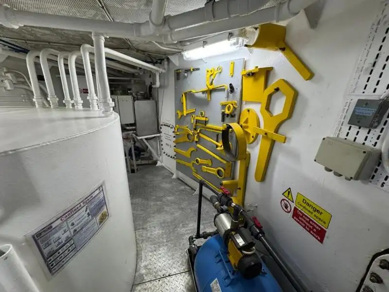 Buque portacontenedores en venta