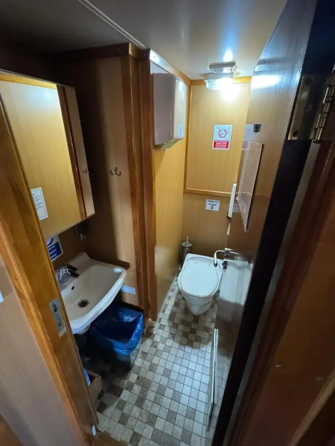 Buque portacontenedores en venta
