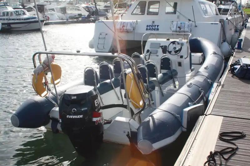 Bote inflable rígido en venta