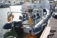 Embarcación neumática rígida en venta