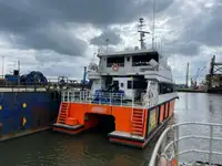 Buque portacontenedores en venta