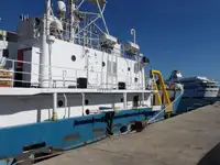 Buque de investigación en venta