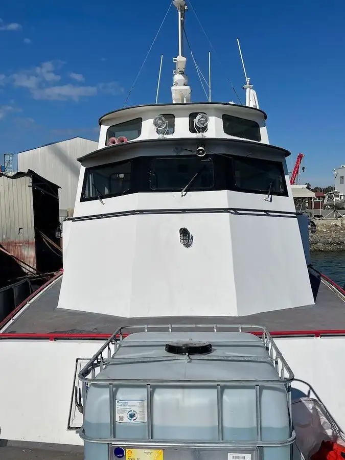 Buque portacontenedores en venta