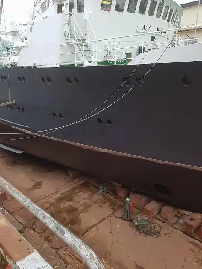 Buque portacontenedores en venta