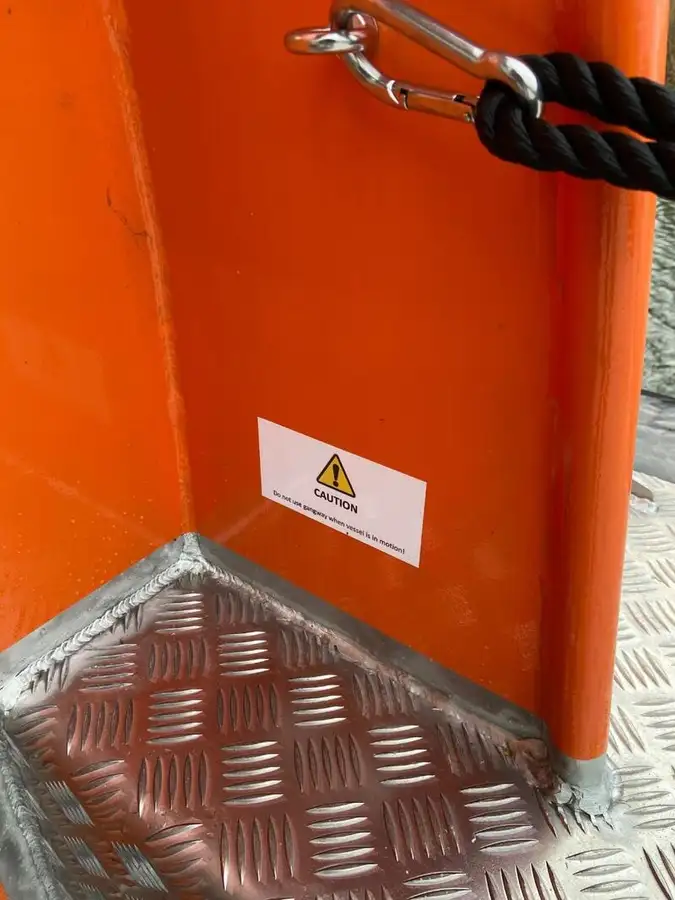 Buque de rescate en venta