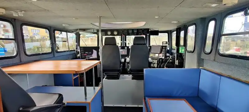 Buque portacontenedores en venta