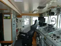 Buque de investigación en venta