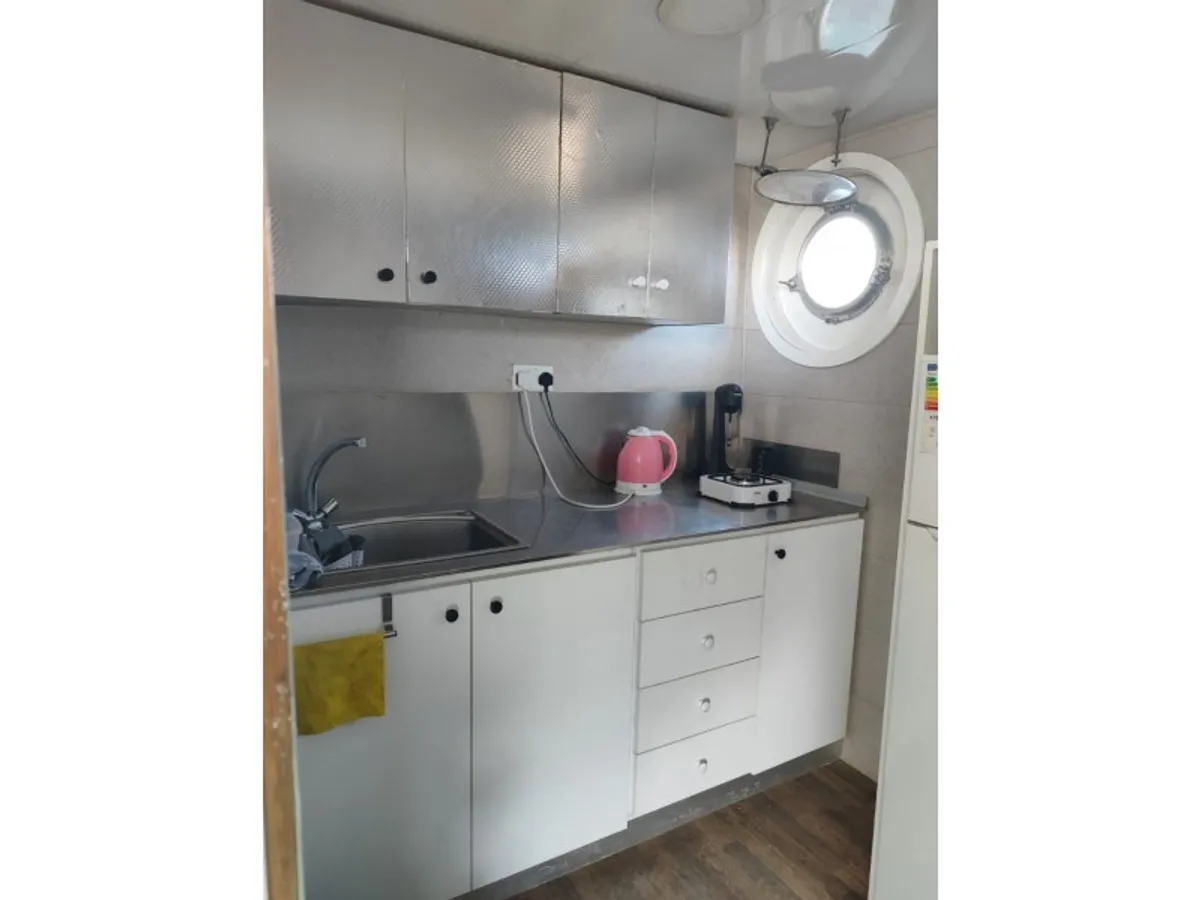 Buque portacontenedores en venta