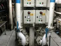 Buque de investigación en venta