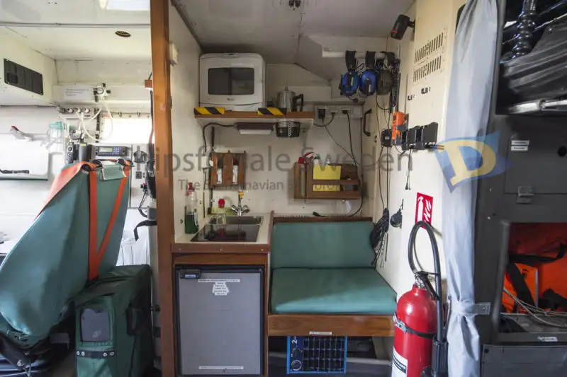 Buque de rescate en venta