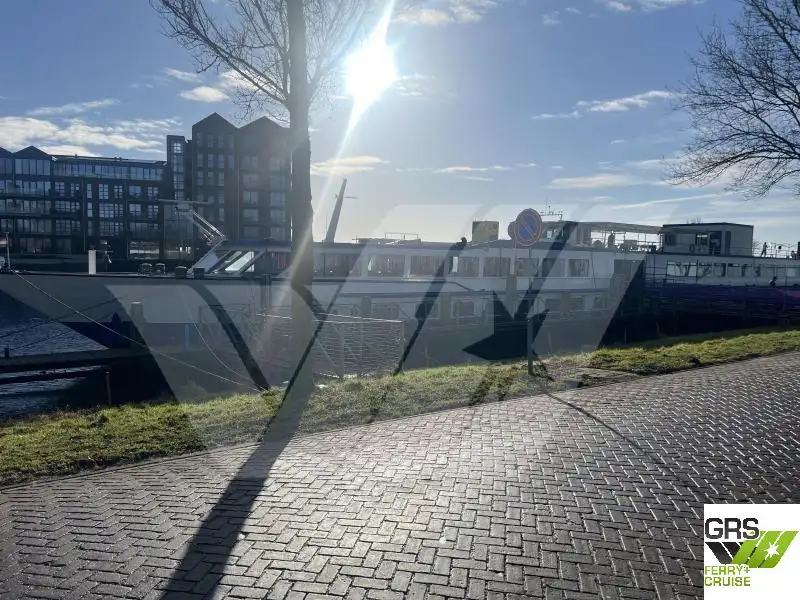 Buque de crucero en venta