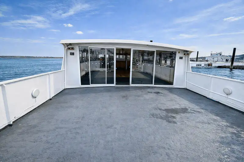 Buque de pasajeros en venta