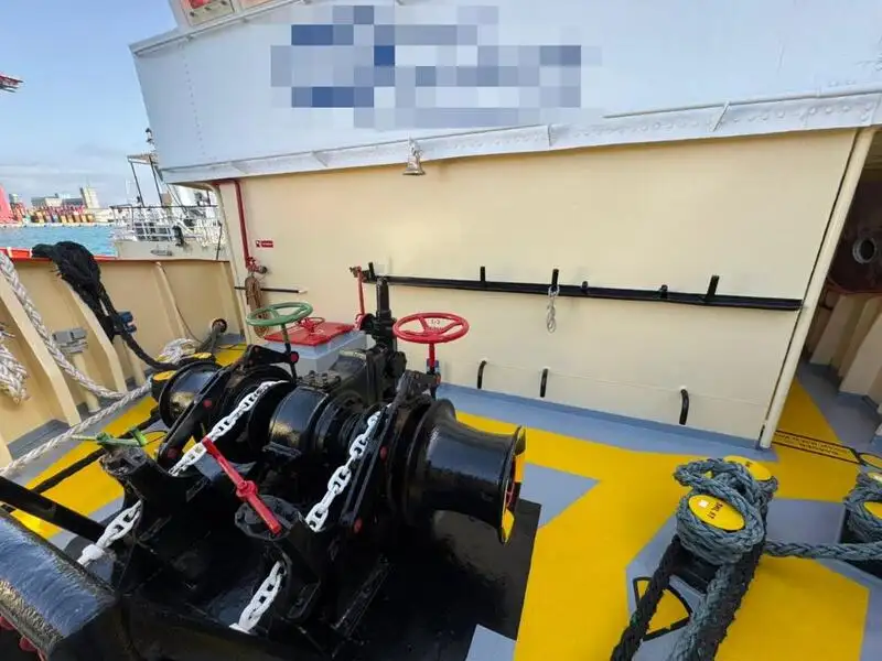 Buque portacontenedores en venta