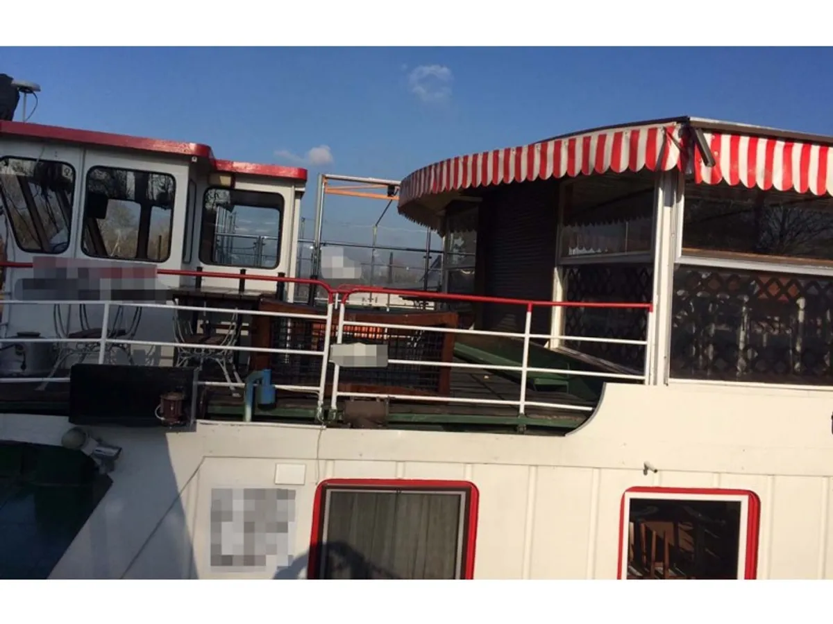 Buque portacontenedores en venta