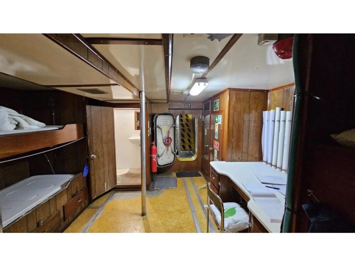 Lancha de tripulación en venta