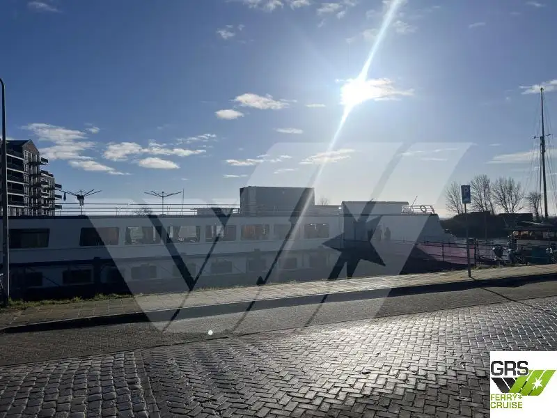 Buque de crucero en venta