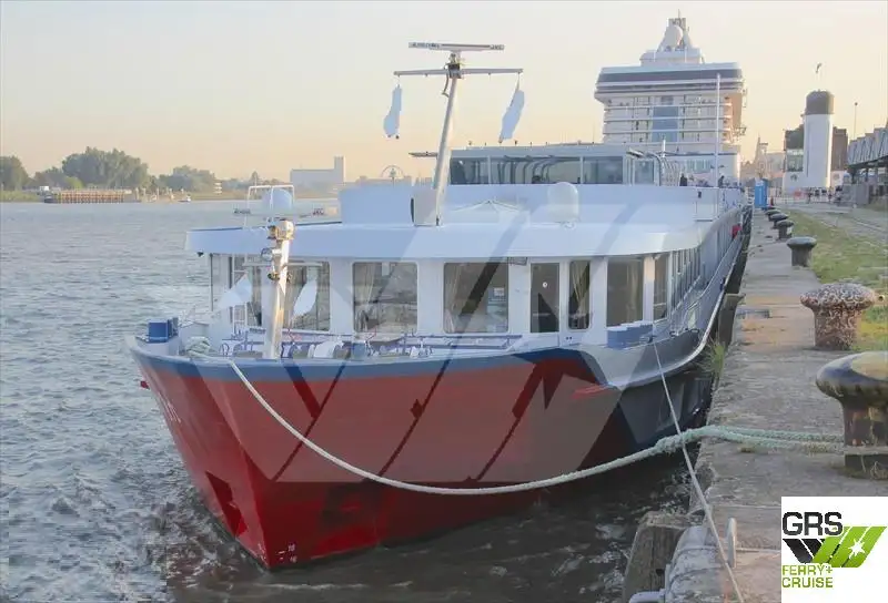 Buque de crucero en venta