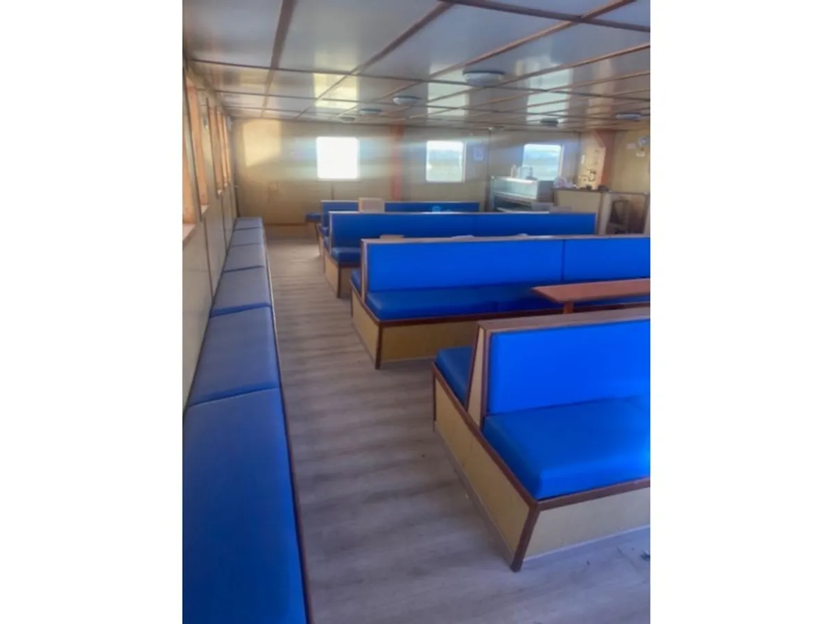 Buque de pasajeros en venta