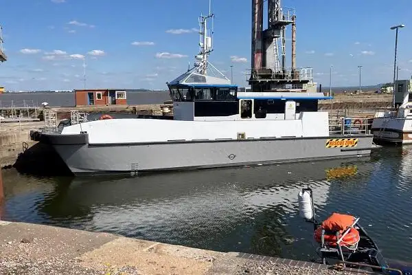 Buque portacontenedores en venta