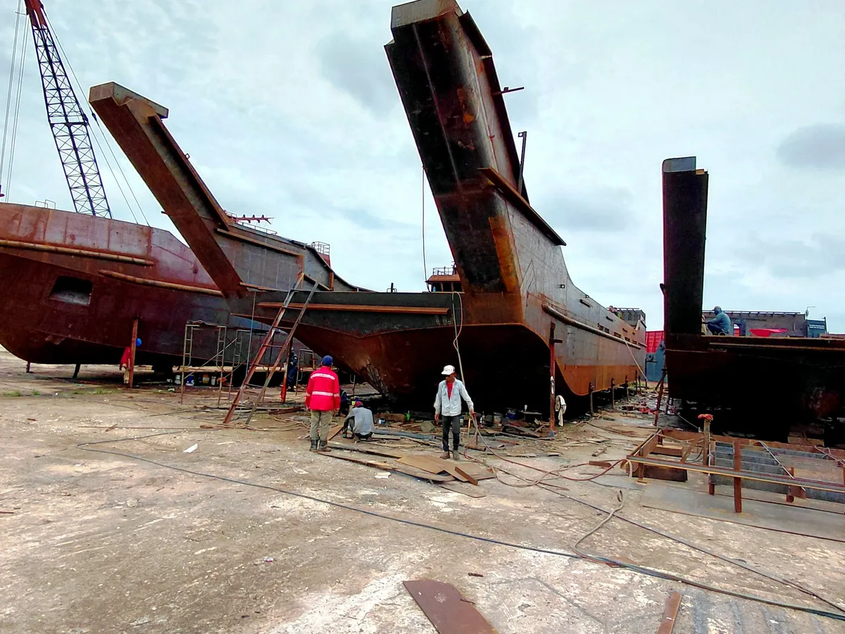 Buque de desembarco, tanque en venta
