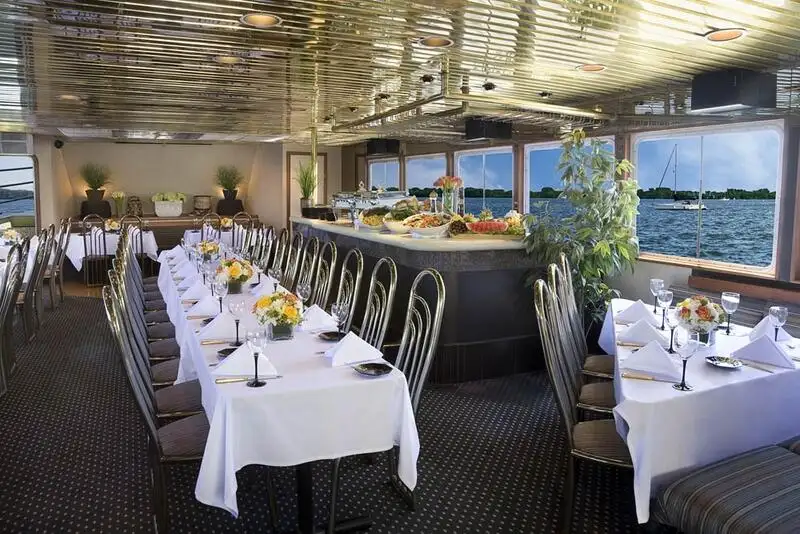 Buque de crucero en venta