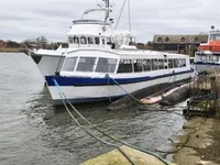 Buque de pasajeros en venta