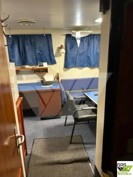 Buque de suministro en venta