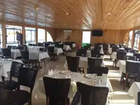 Buque restaurante en venta