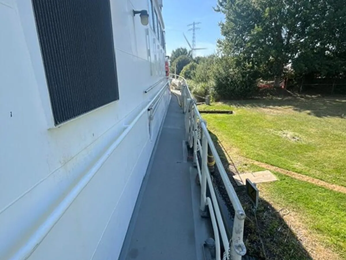 Patrullera en venta