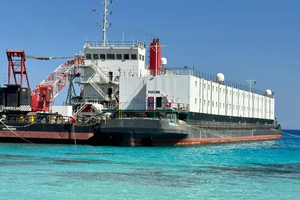 Accommodation barge for sale