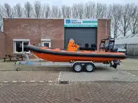 Embarcación neumática rígida en venta
