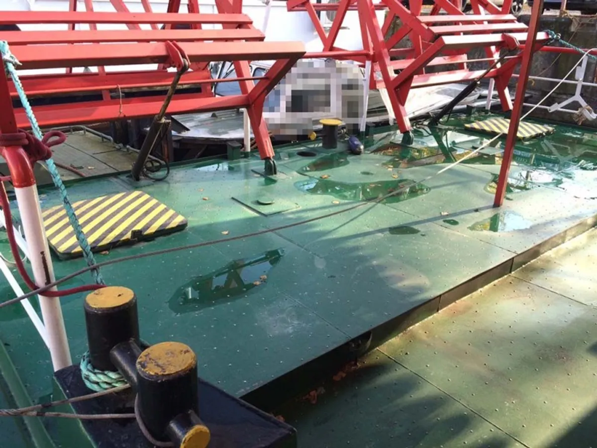 Buque portacontenedores en venta
