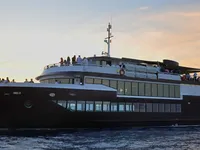 Buque de crucero en venta