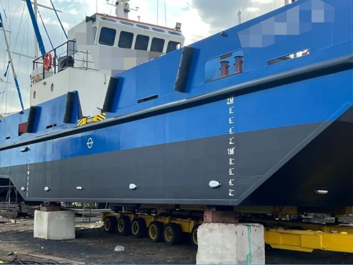 Buque portacontenedores en venta