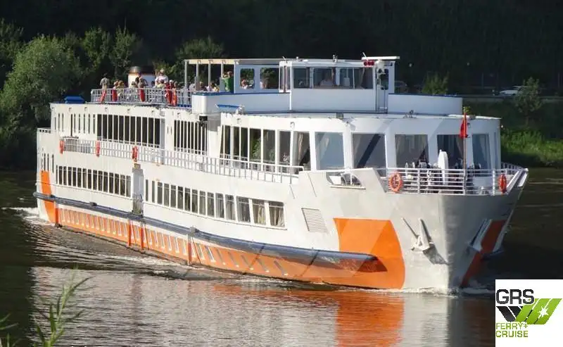 Buque de crucero en venta