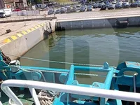 Buque grúa en venta