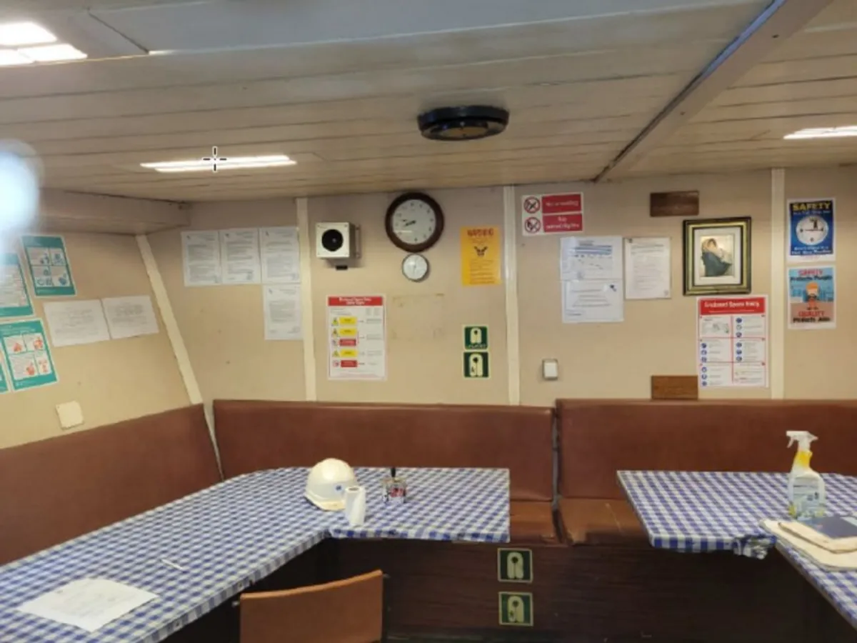 Buque de suministro en venta