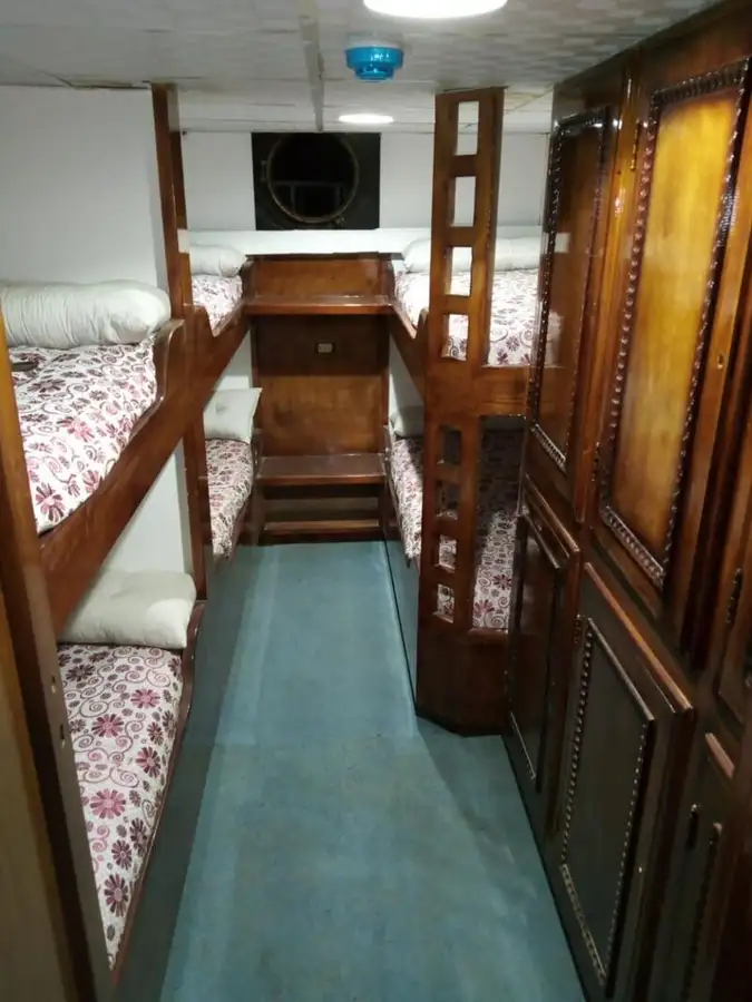 Buque de suministro en venta