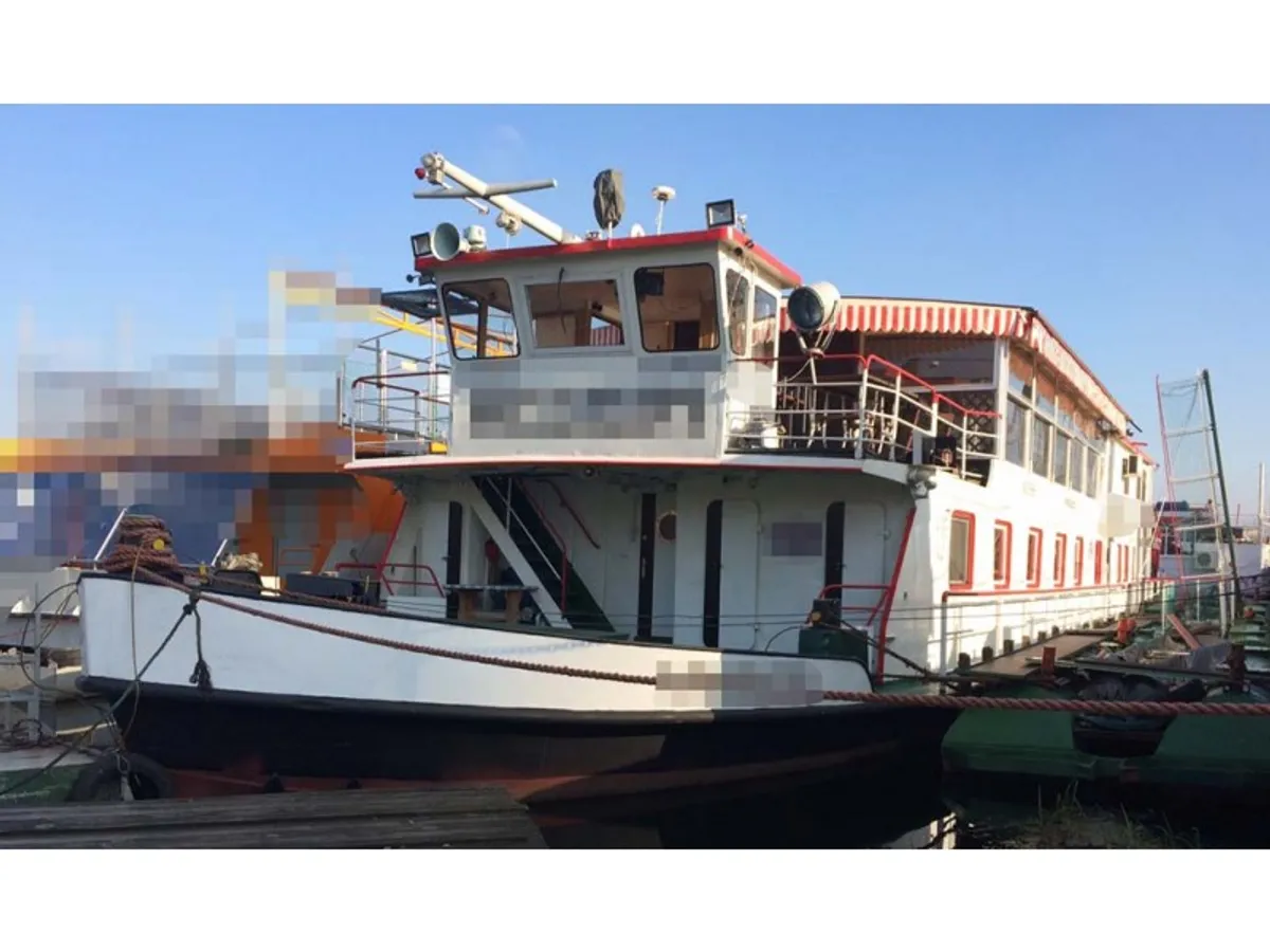 Buque portacontenedores en venta