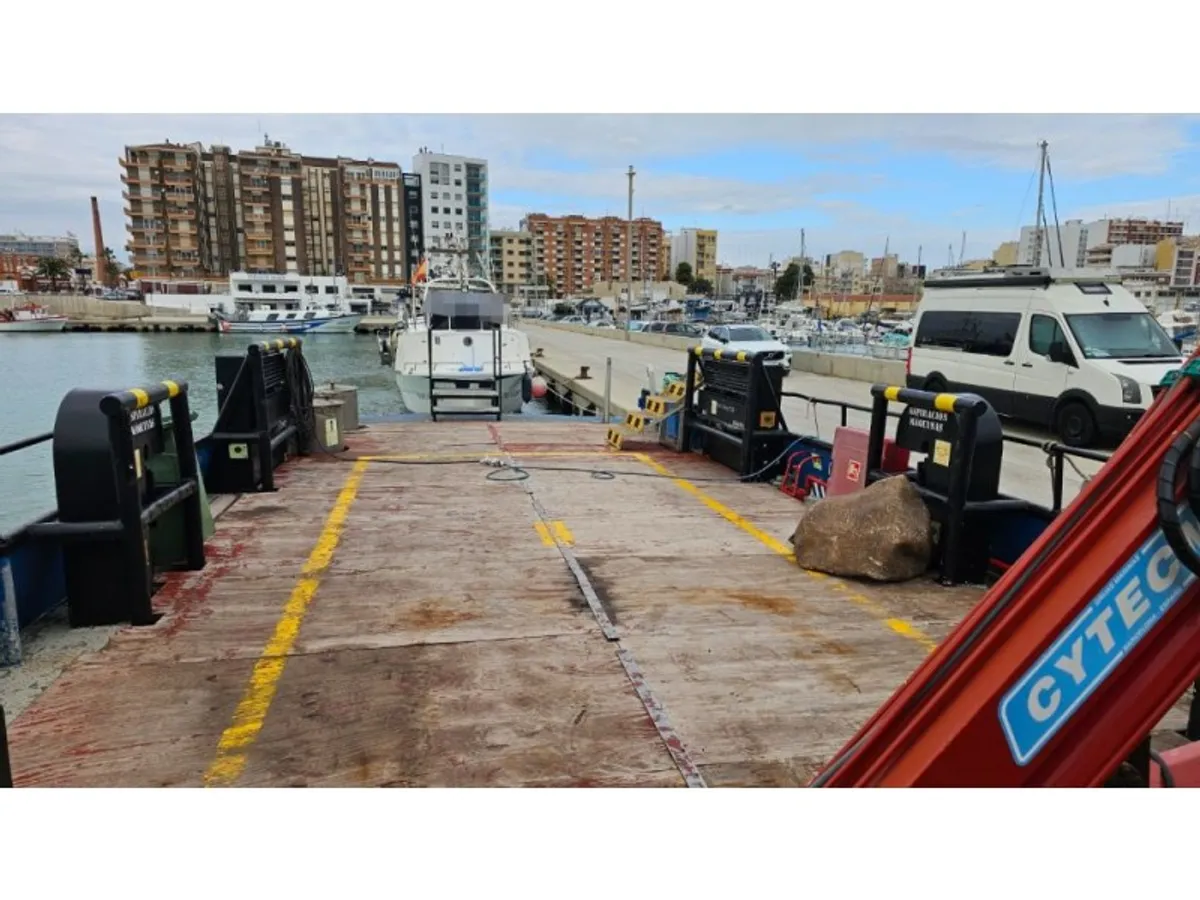Lancha de tripulación en venta