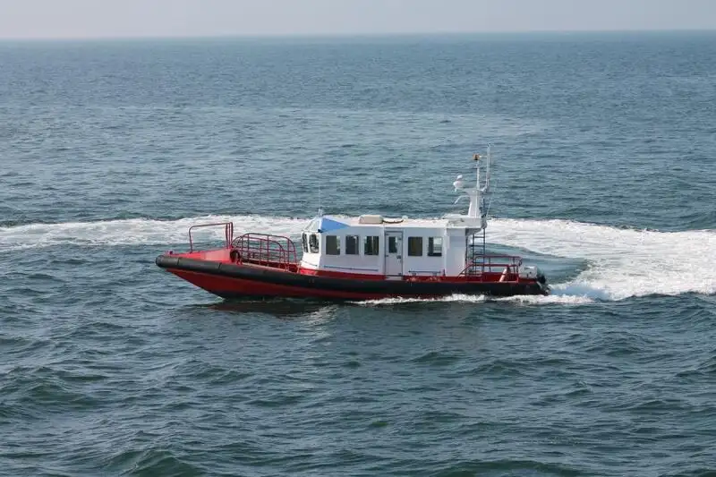 Barco de tripulación en venta