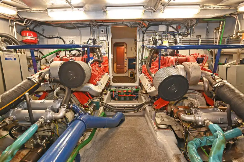 Barco de tripulación en venta
