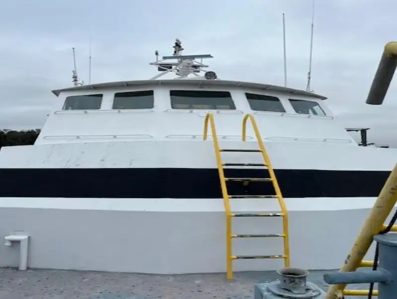 Barco de tripulación en venta