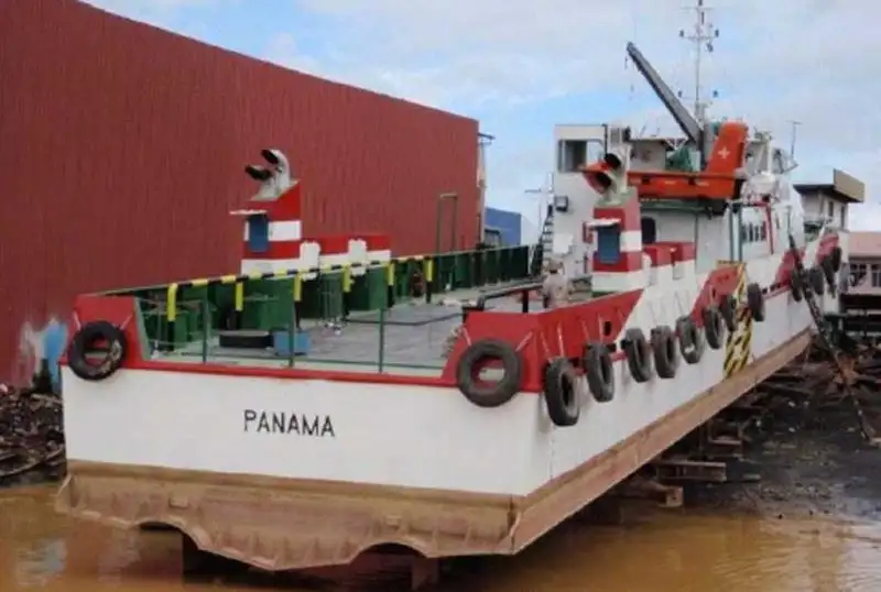 Barco mercante en venta