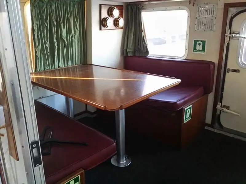Barco de tripulación en venta