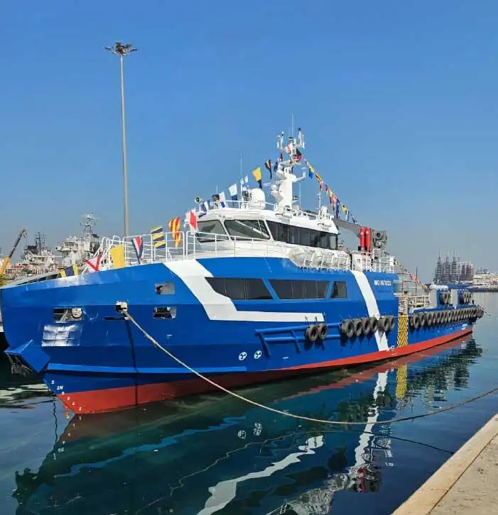 Barco de tripulación en venta
