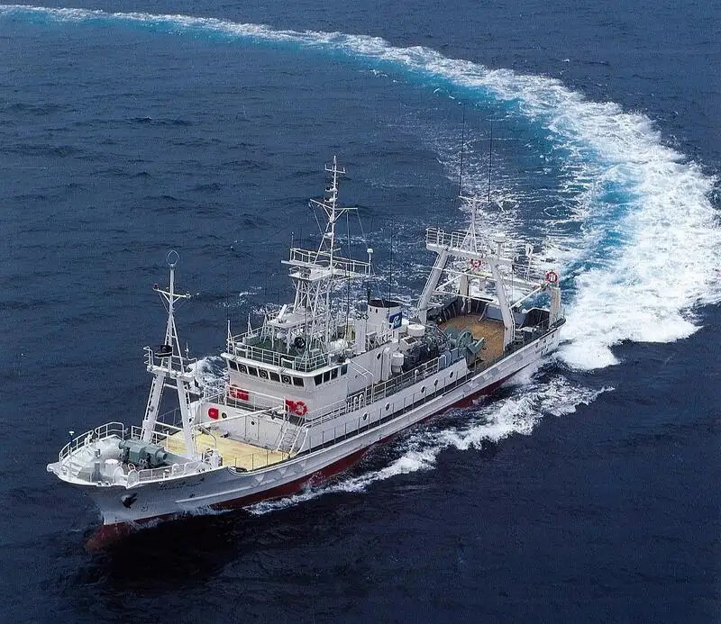 Buque de investigación en venta