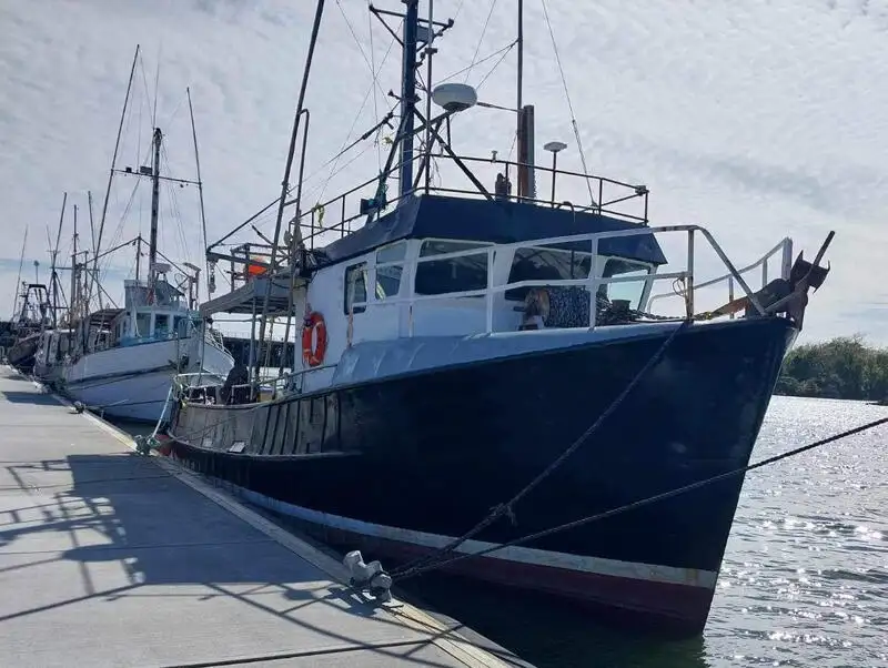 Buque palangrero en venta