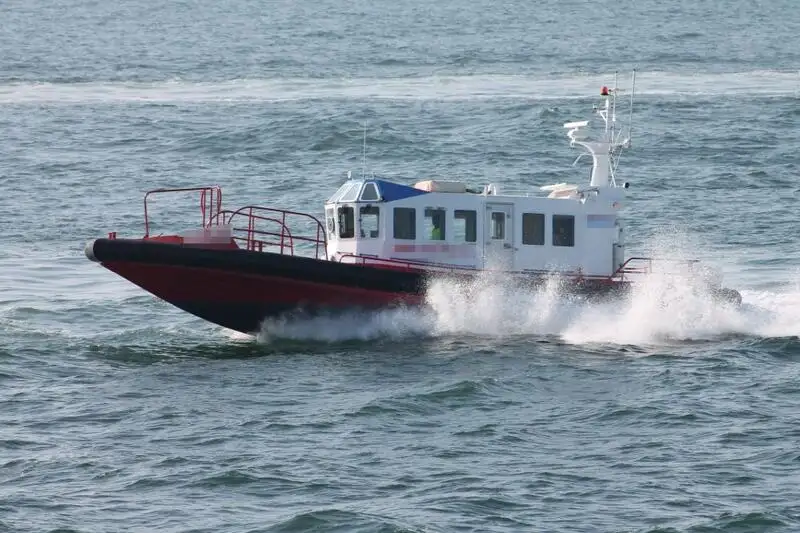 Barco de tripulación en venta